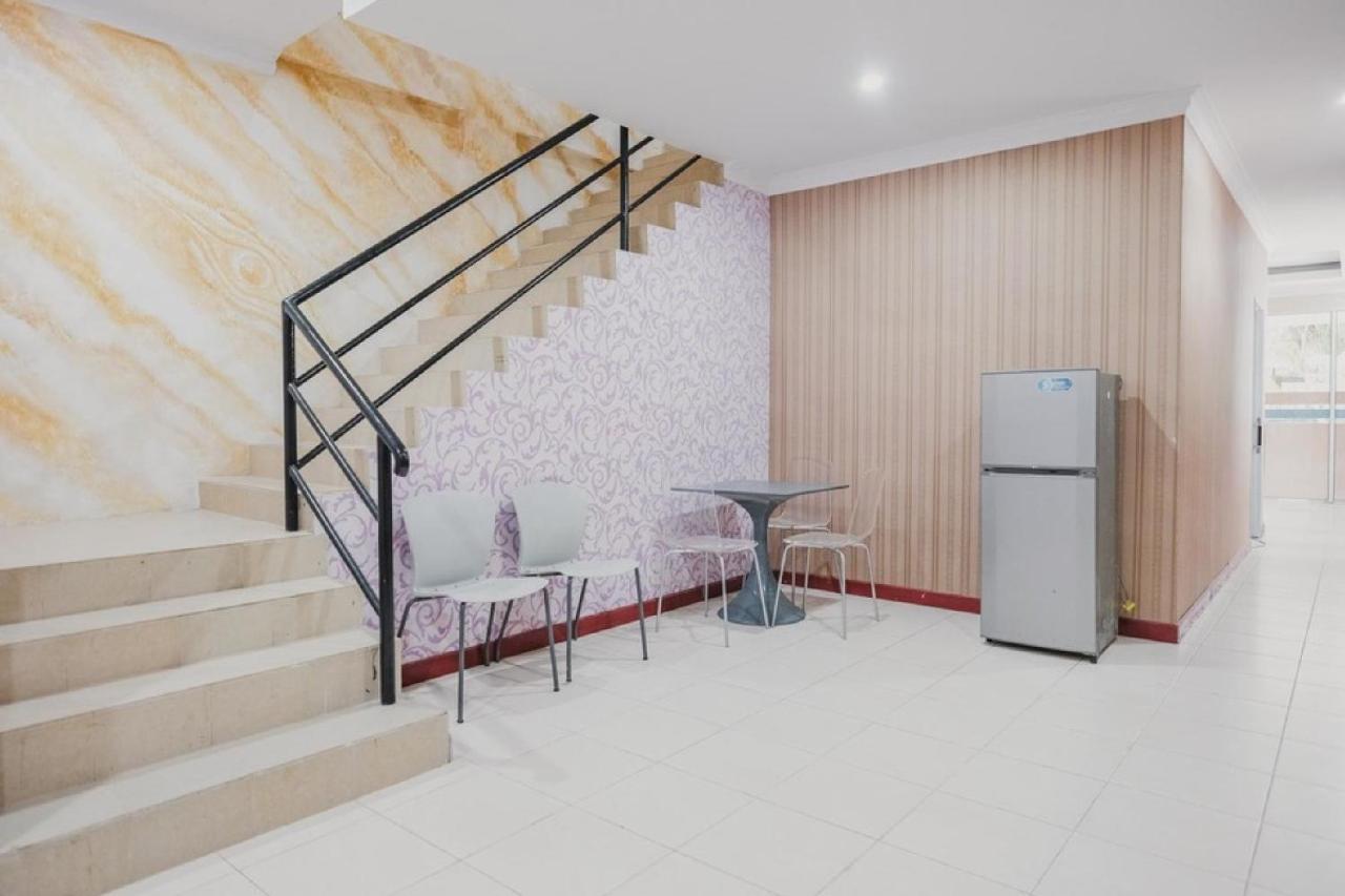RedDoorz near Nagoya HIll Batam 4 Hotel Jodoh  Bagian luar foto