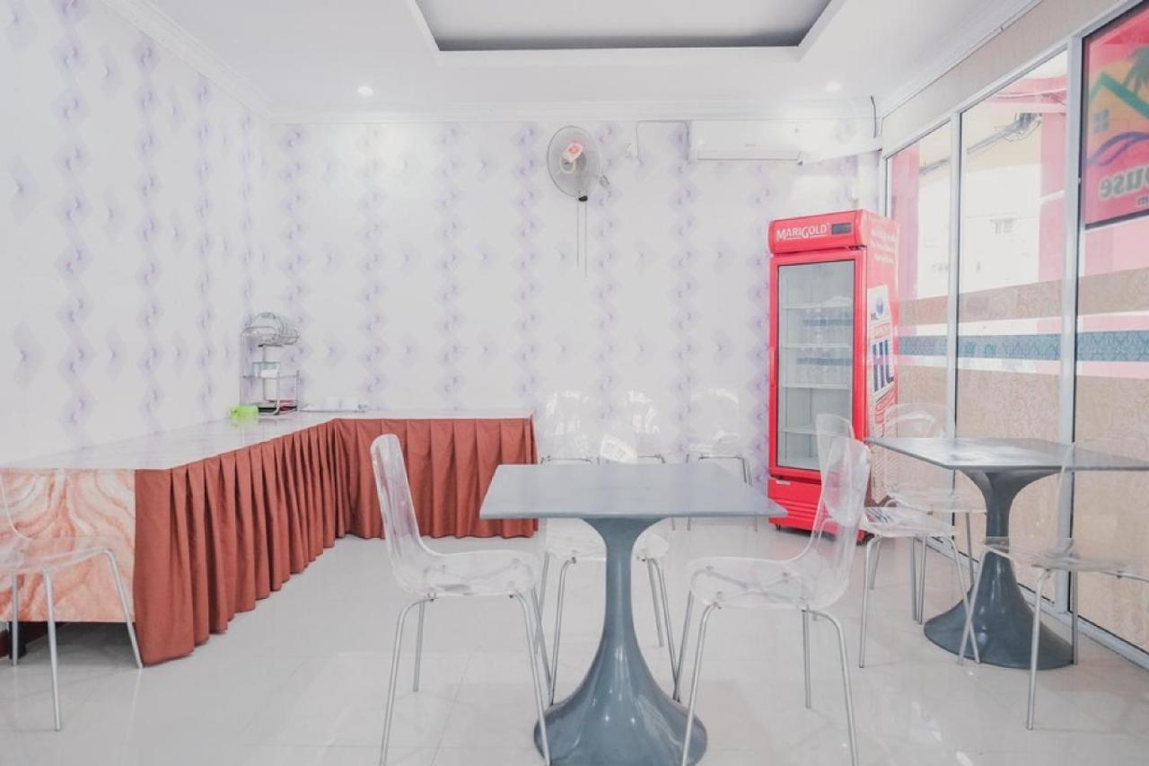 RedDoorz near Nagoya HIll Batam 4 Hotel Jodoh  Bagian luar foto
